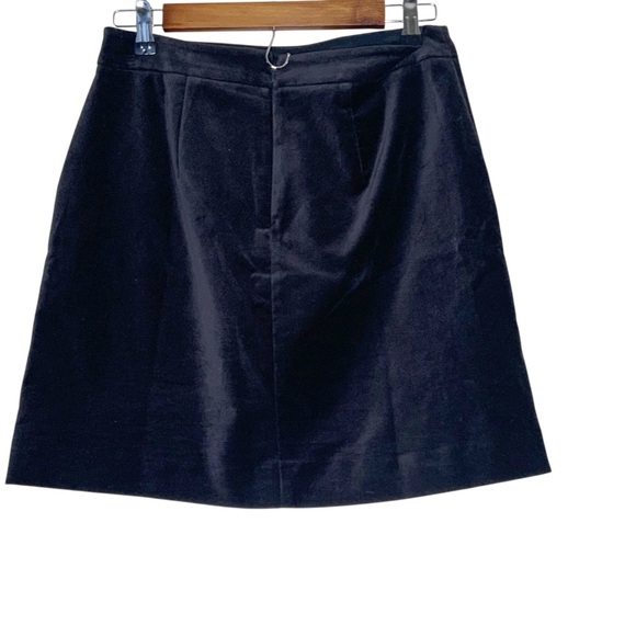 Ann Taylor Black Mini Skirt. Velvet. Excellent condition - Picture 3 of 4